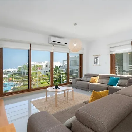 Penthouse With An Amazing View At Sun Valley Apartman Agios Georgios (Girne)